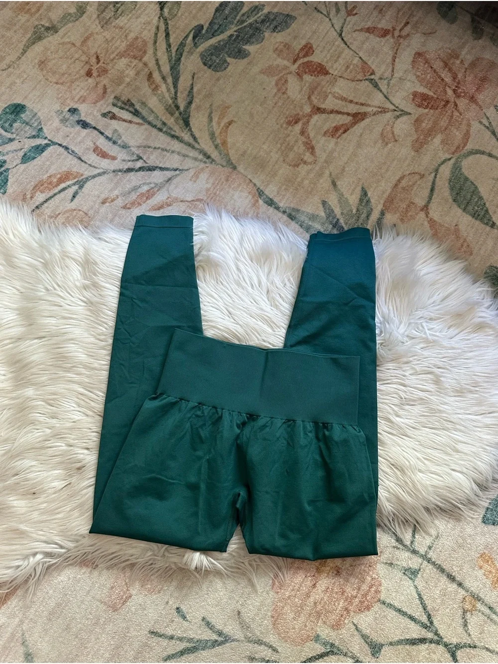 NVGTN Solid Seamless Leggings In Emerald
